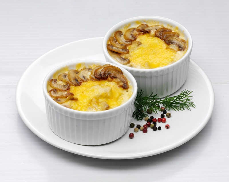 Диетический жульен с курицей и грибами