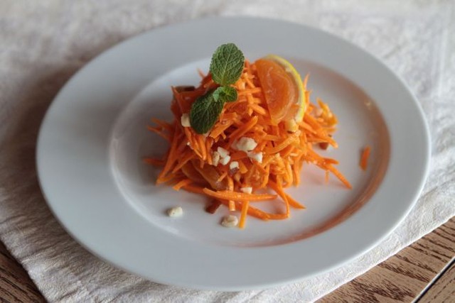 Морковный салат с курагой быстрого приготовления Морковный салат с курагой быстрого приготовления